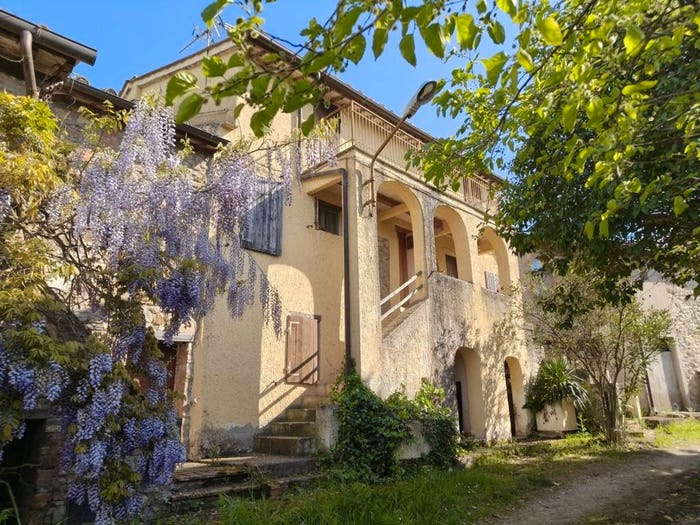 Casa con 6 locali in vendita in Paciano