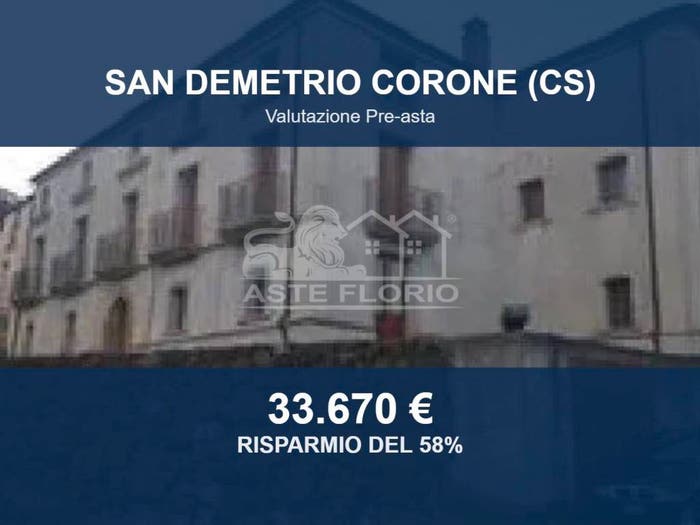 Appartamento con 6 locali in vendita in Via Domenico Mauro, Centro, San Demetrio Corone