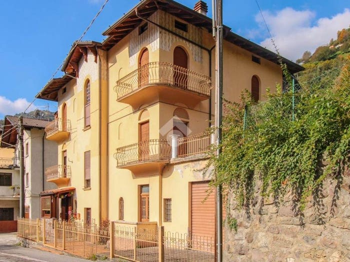 Casa con 6 locali in vendita in Via G Marconi, Centro, Bovegno