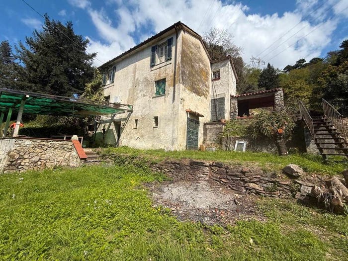 Casa quadrilocale in vendita in Via dei Colli, San Carlo Antona, Massa