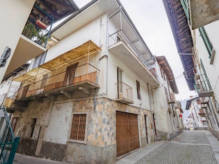 Casa con 5 locali in vendita in Via Carle Costanzo, Centro, Barge