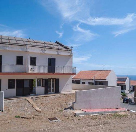Casa con 6 locali in vendita in Via Panoramica Maria Teresa D'Austria, Santa Teresa di Riva