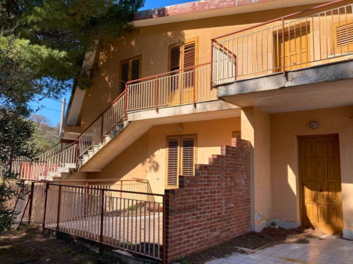 Casa con 6 locali in vendita in Contrada Buttafuoco, Altofonte