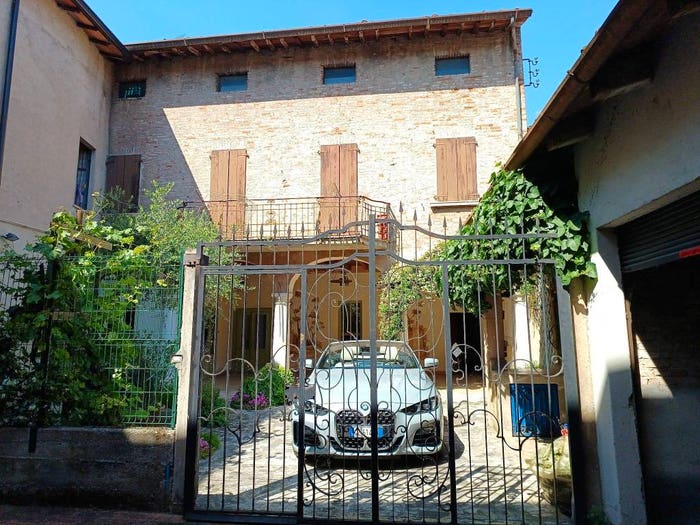 Casa con 6 locali in vendita in Via Cesare Deretti, Centro, Carpenedolo