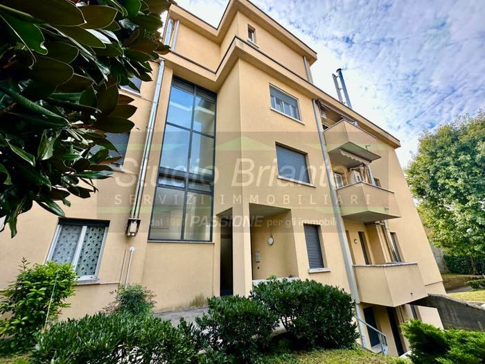 Appartamento trilocale in vendita in Via Gaetano Donizetti, Centro, Giussano