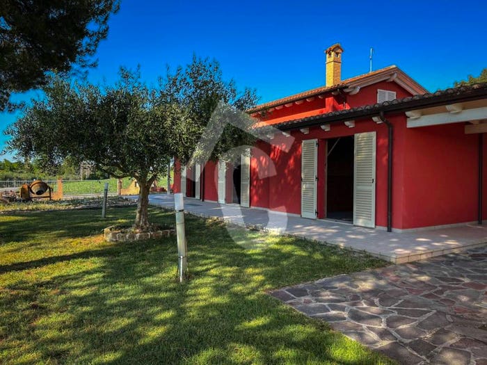 Casa quadrilocale in vendita in Marconi Santa Maria del Piano, Jesi