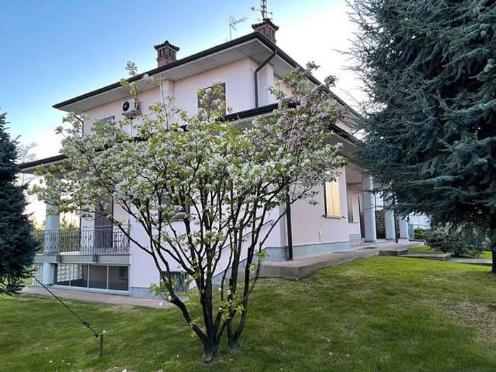 Casa con 6 locali in vendita in Via Roggia Becca, San Leonardo, Linarolo