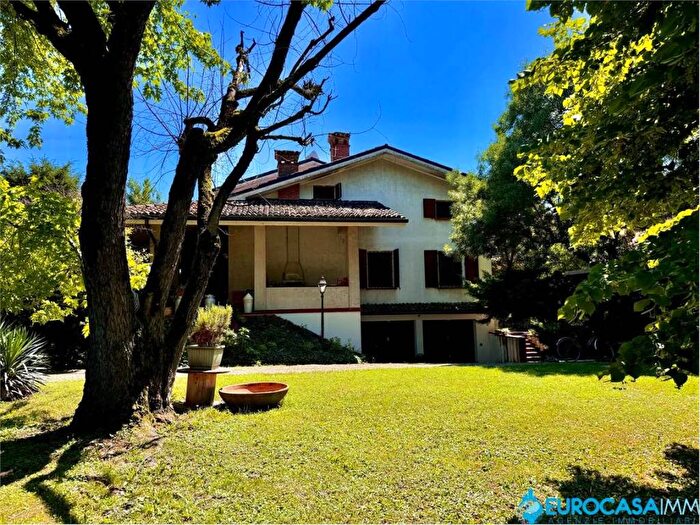 Casa con 6 locali in vendita in VIA LUPAZZI, Centro, Rolo
