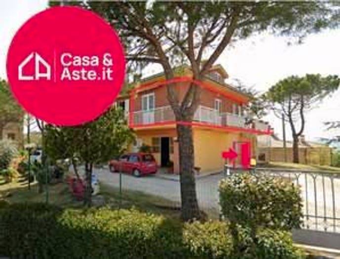 Appartamento quadrilocale in vendita in Via Castellano, Centro, Massa Fermana
