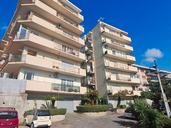 Appartamento quadrilocale in vendita in Via Consolare Pompea, Litoranea Panoramica, Messina