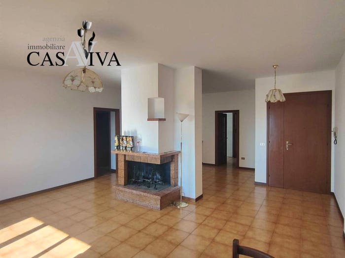 Appartamento con 5 locali in vendita in Via Manzoni, Acquaviva Picena
