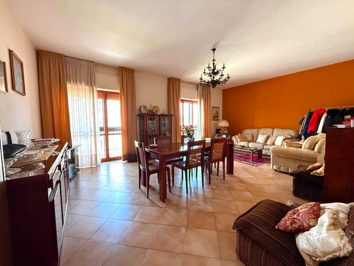 Appartamento quadrilocale in vendita in Via Francesco Petrarca, Centurano, Caserta