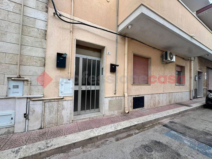 Appartamento quadrilocale in vendita in VIA CAPECE, Centro, Leporano