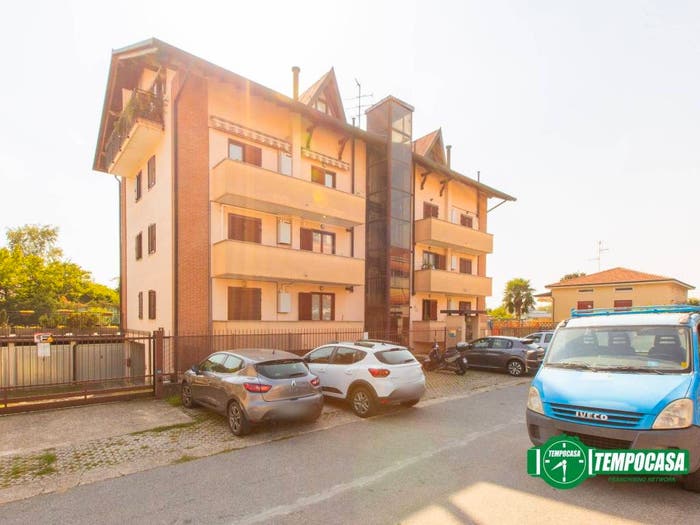 Appartamento trilocale in vendita in Via Cardinal Ferrari, Centro, Magnago