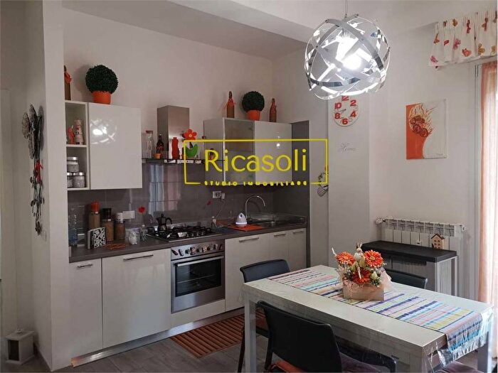 Appartamento trilocale in vendita in viale dei pini, Fabbricotti, Livorno