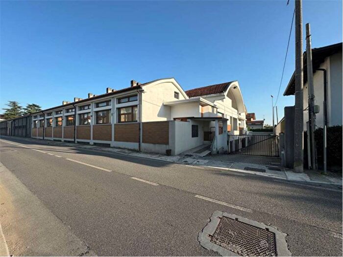 Casa con 6 locali in vendita in Via S Rocco, Viale Venezia Cormor, Udine