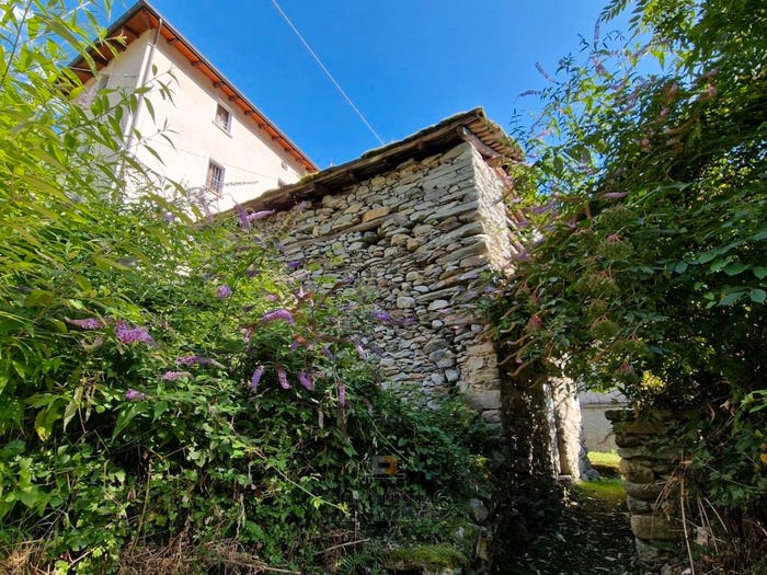 Casa bilocale in vendita in Marveggia, Spriana