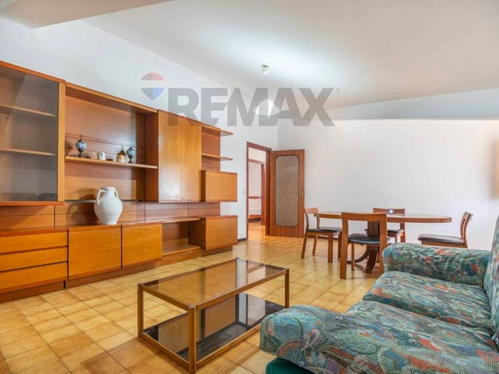 Appartamento trilocale in vendita in Via Sant'Eufemia, Centro, Fara Filiorum Petri