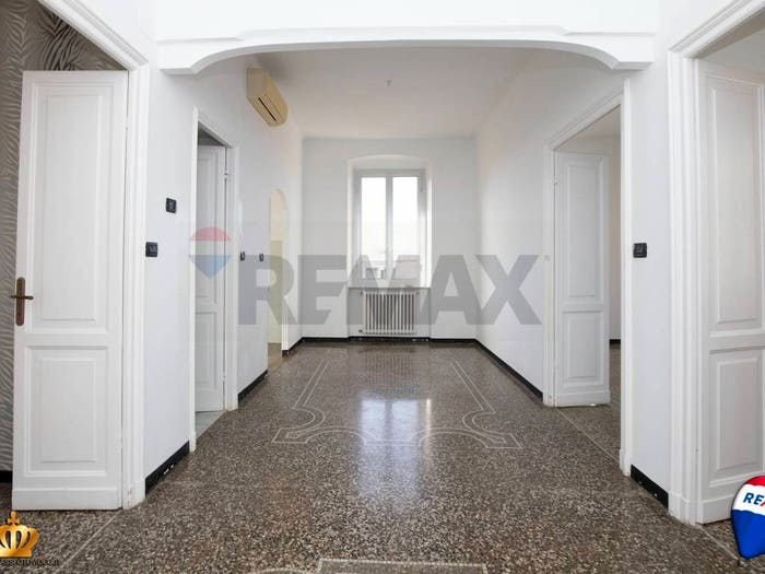 Appartamento quadrilocale in vendita in Viale Goffredo Franchini, Nervi, Genova