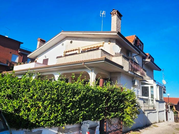 Casa con 6 locali in vendita in Via Garigliano Vicinale, Borgo Novo, Monterotondo