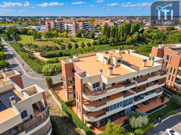 Appartamento con 5 locali in vendita in Via Giovanni Mayer, Mezzocammino, Roma