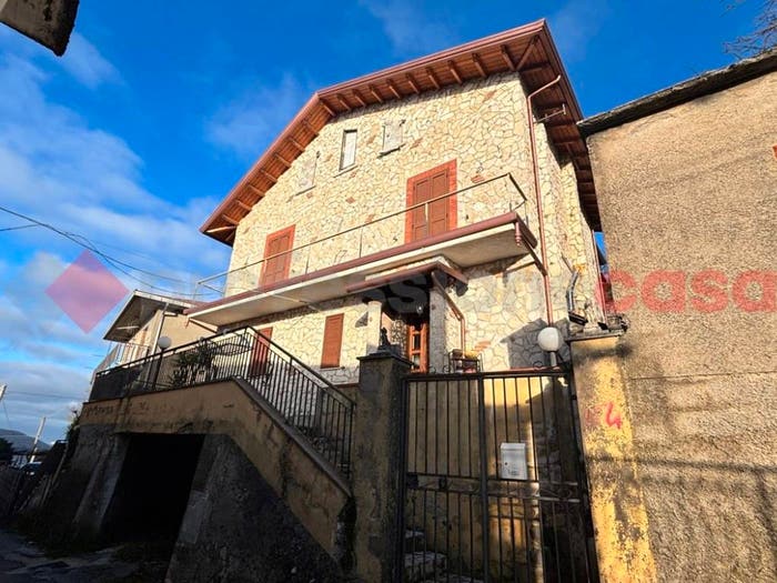 Appartamento con 5 locali in vendita in Via Croce, Torre Caietani, Torre Cajetani
