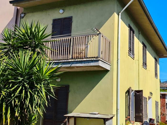 Casa con 6 locali in vendita in Via Tosco Romagnola, Arnaccio Chiesanuova, Cascina