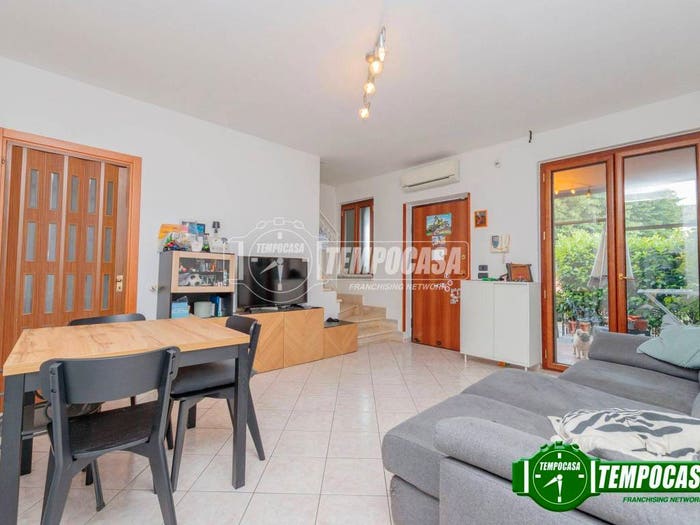 Casa trilocale in vendita in Via Monte Grappa, Centro, Zeccone