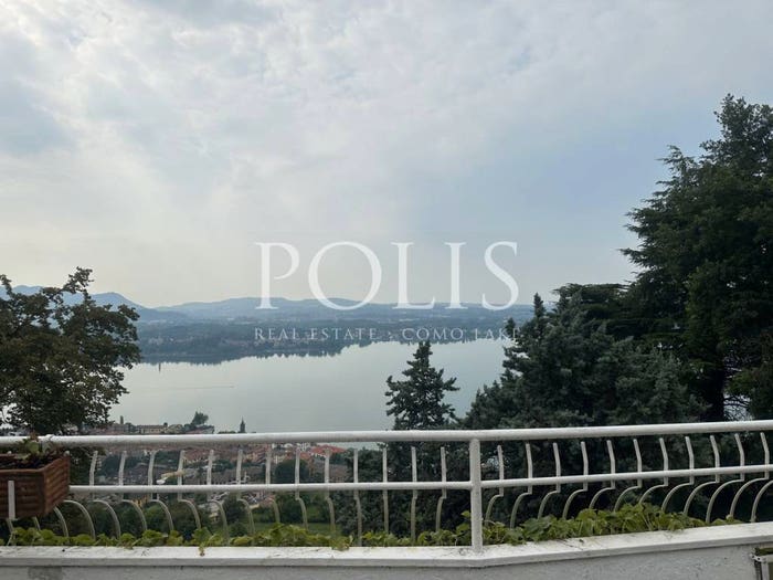 Casa con 6 locali in vendita in Corneno Galliano Carella Mariaga, Eupilio