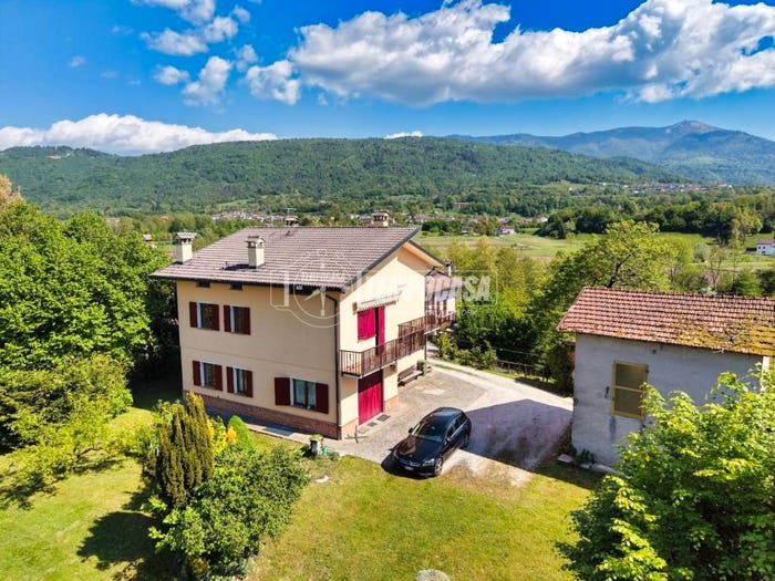 Appartamento con 6 locali in vendita in Via Pittanzella, Belluno