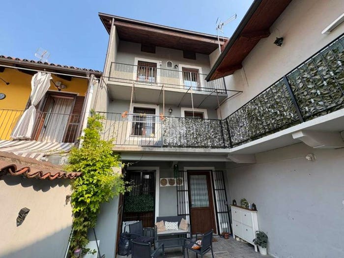 Casa con 5 locali in vendita in Via Dei Fiori, San Maurizio, San Maurizio Canavese