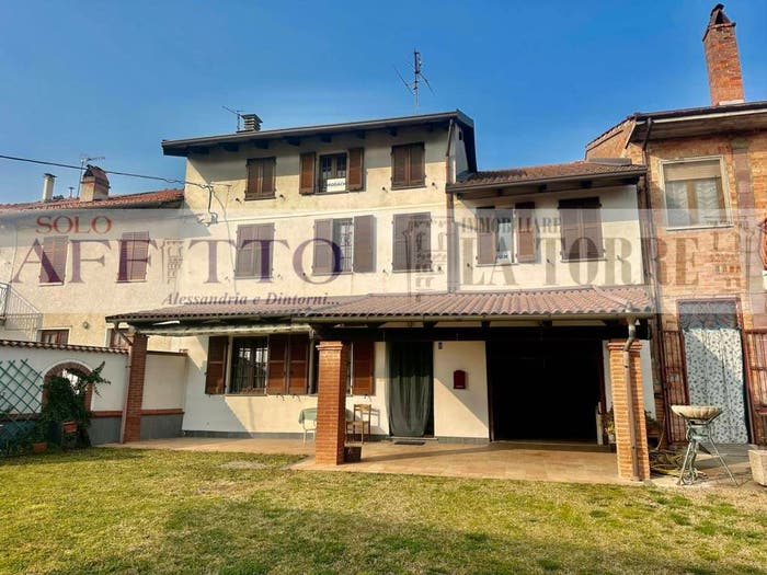 Casa con 6 locali in vendita in REGIONE VALDROSSO, Casa Valdrosso, Quattordio