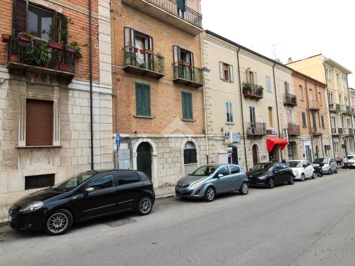 Appartamento quadrilocale in vendita in Via Conte Verde, Semicentro, Campobasso