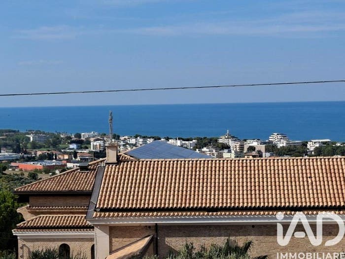 Casa con 6 locali in vendita in Viale Dello Splendore, Centro, Giulianova