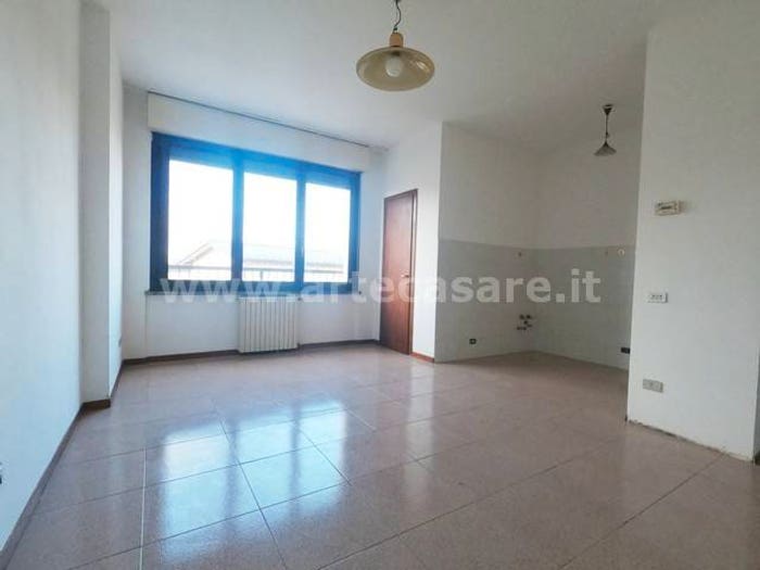 Appartamento quadrilocale in vendita in Via Arconate, Centro, Busto Garolfo