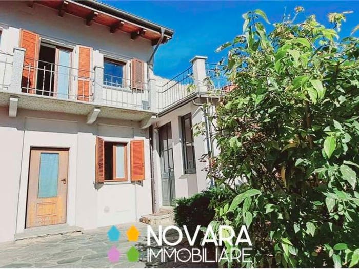 Casa con 5 locali in vendita in VIA VERBANO, Dagnente, Arona