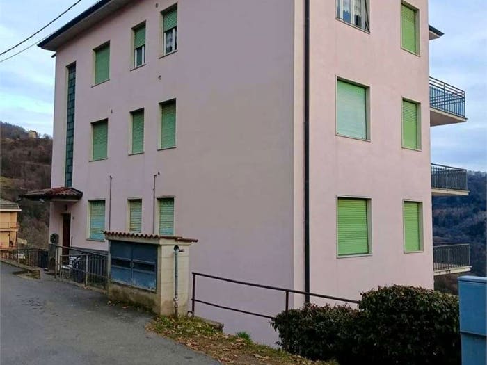 Appartamento quadrilocale in vendita in Via Finilmascher, Centro, Corna Imagna