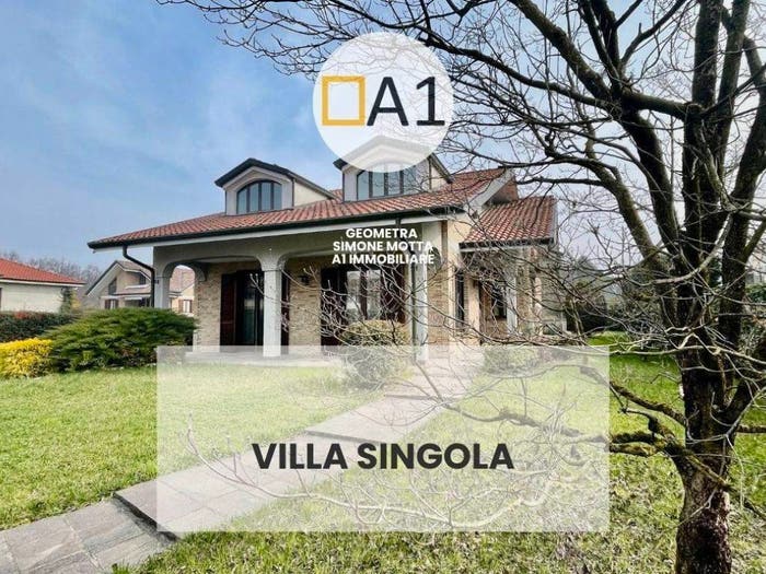 Casa con 6 locali in vendita in via como, Centro, Misinto