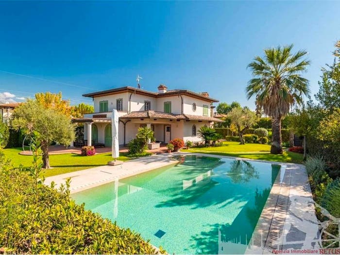 Casa con 6 locali in vendita in Vittoria Apuana, Forte dei Marmi