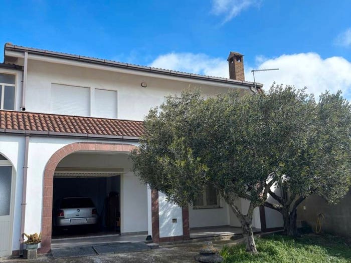Casa con 5 locali in vendita in Via Santa Chiara, Genoni