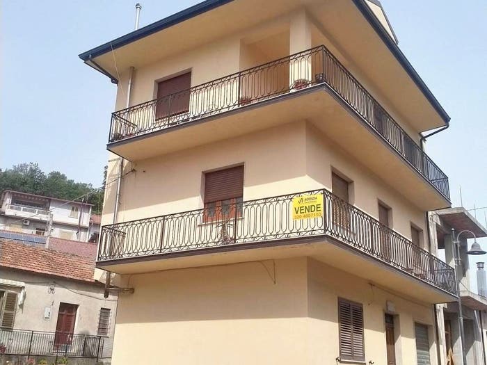 Casa quadrilocale in vendita in Via Vittorio Emanuele, Casignana