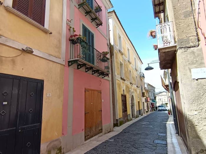 Casa quadrilocale in vendita in Via Aulo Attilio Caiatino, Centro, Caiazzo
