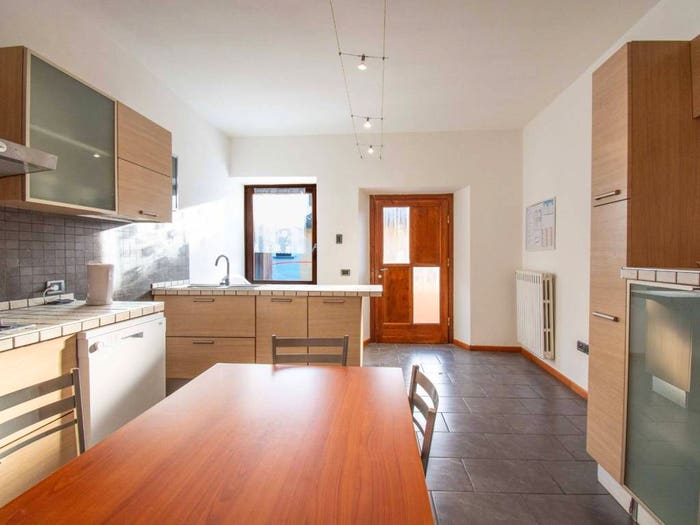 Appartamento trilocale in vendita in Via Vittorio Emanuele II, Solarolo, Manerba del Garda