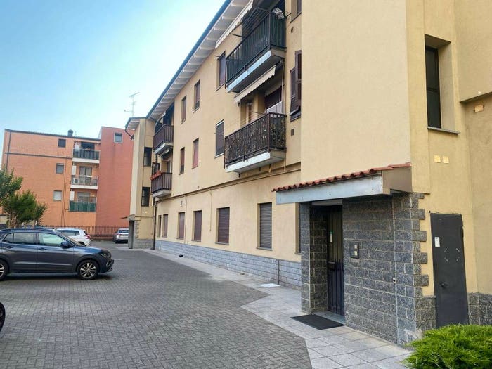 Appartamento trilocale in vendita in Via Valle Isorno, Baggio, Milano