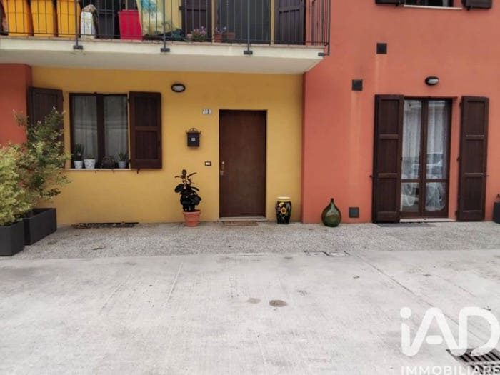 Appartamento con 6 locali in vendita in Via parrocchia san bartolomeo, Fossombrone