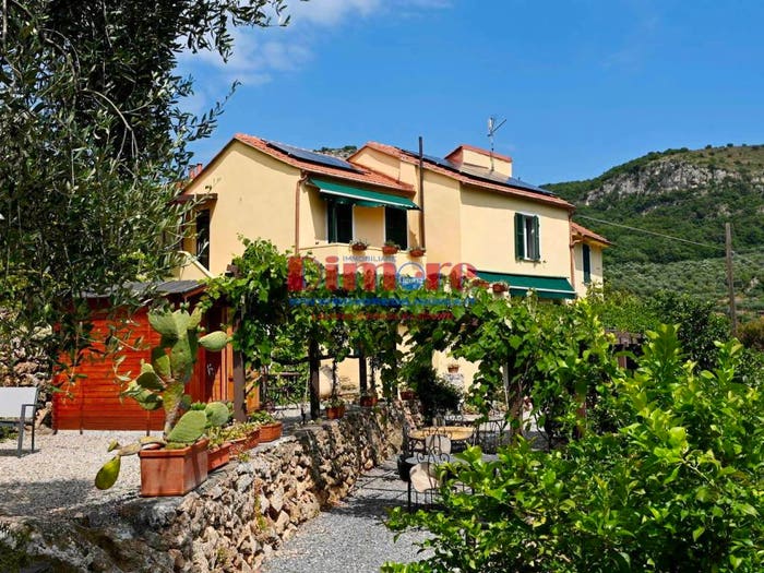 Casa con 6 locali in vendita in Contrada Bolla, Finale Ligure