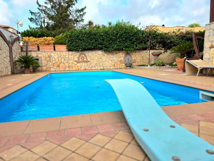 Casa con 6 locali in vendita in Via Carrafiello, Varcaturo, Giugliano in Campania
