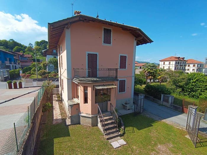 Casa con 6 locali in vendita in Via Monte Rosa, Centro, Invorio
