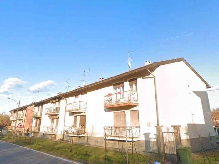 Appartamento trilocale in vendita in Via Milano, Angera