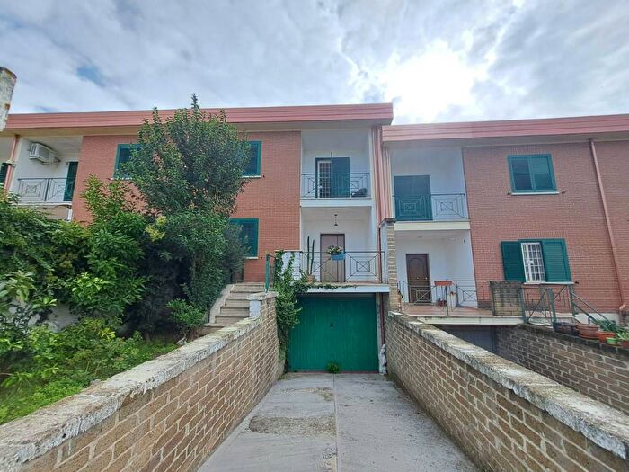 Casa con 5 locali in vendita in Via Michele Ferraiolo, Cesano, Roma